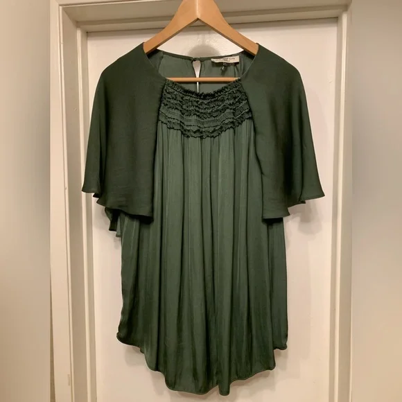π¦πΏ Flutter into Fashion! Halston Heritage Green Blouse - Size L πΏπ¦ - Picture 1 of 15